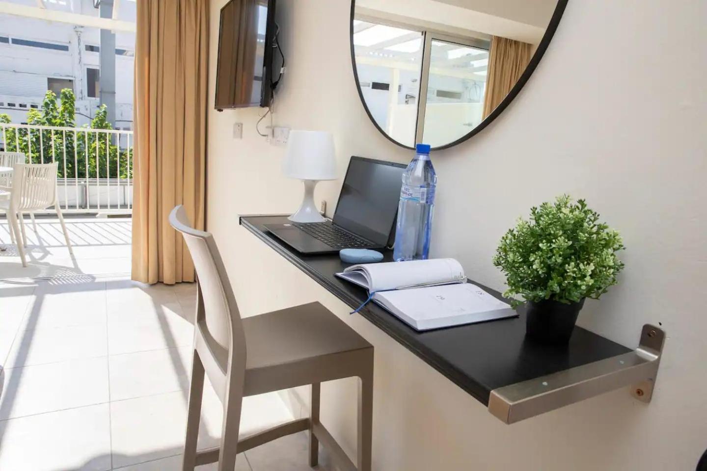 Harbour Lights Apartment *