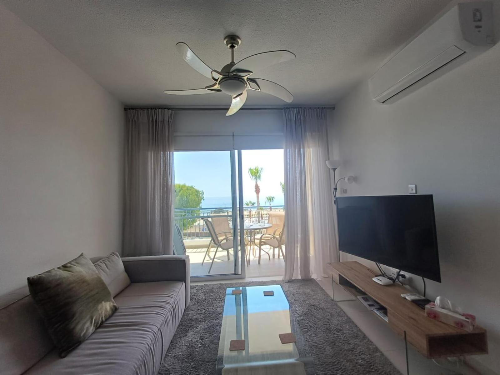 Kings Palace - Elegant 2 Bed Sea Facing * Paphos