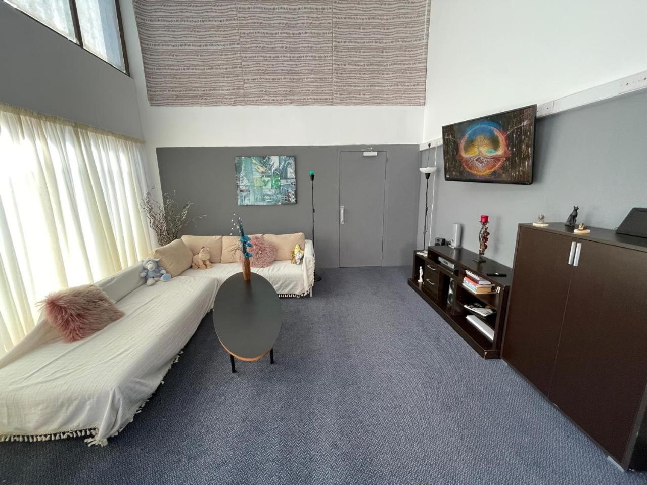 Premium Marina Hostel Paphos