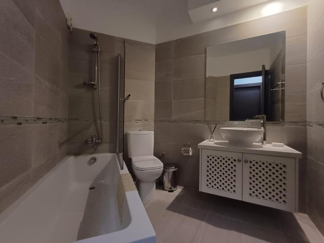 Kings Palace - Elegant 2 Bed Sea Facing *