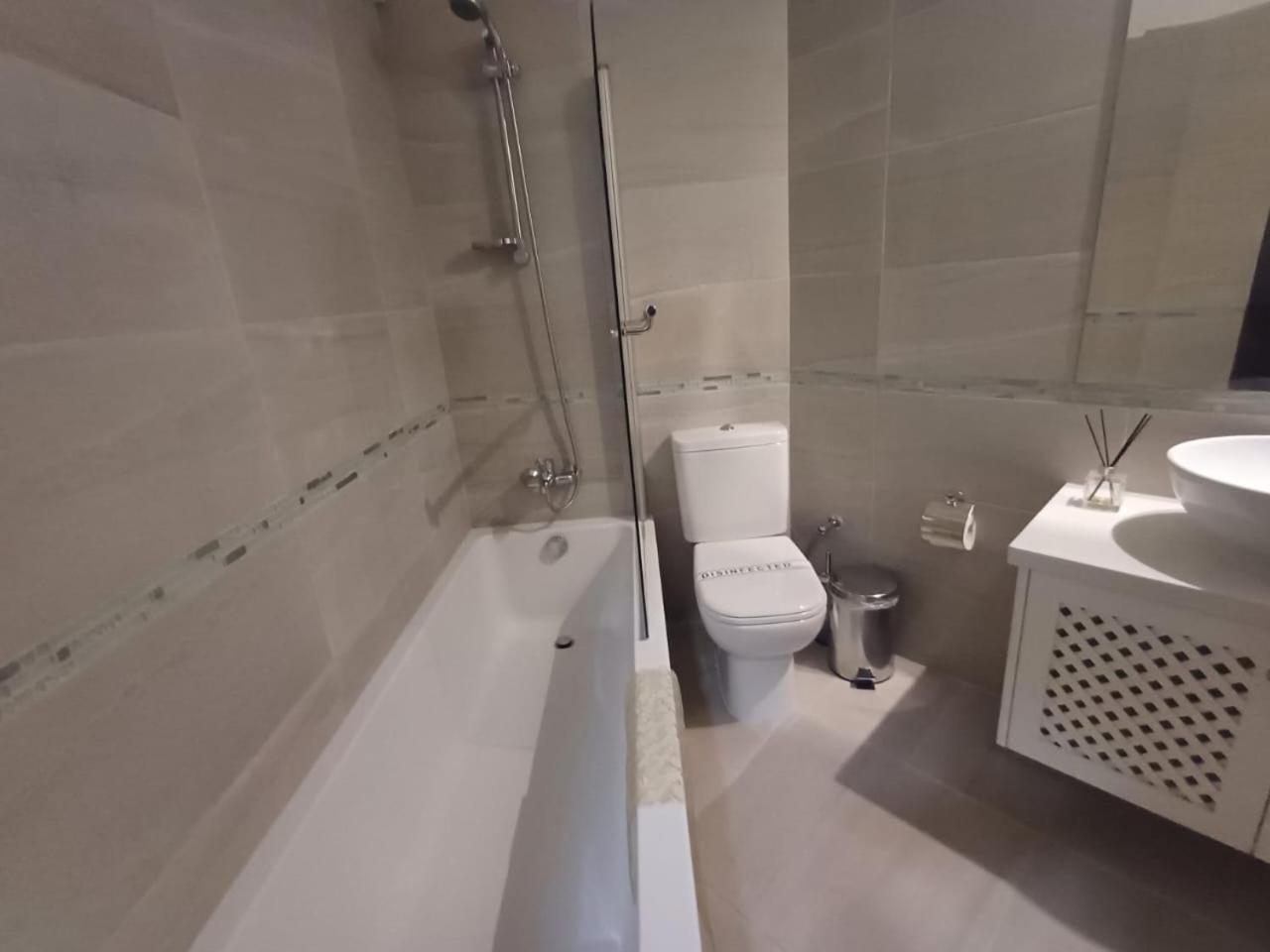 Apartment Kings Palace - Elegant 2 Bed Sea Facing Paphos
