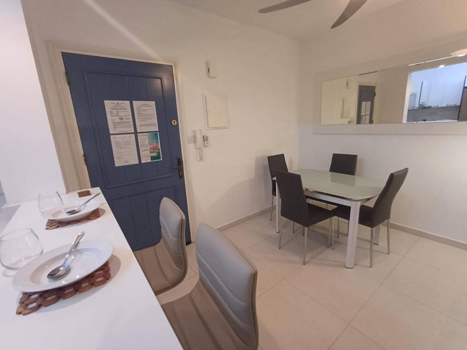 Apartment Kings Palace - Elegant 2 Bed Sea Facing Paphos