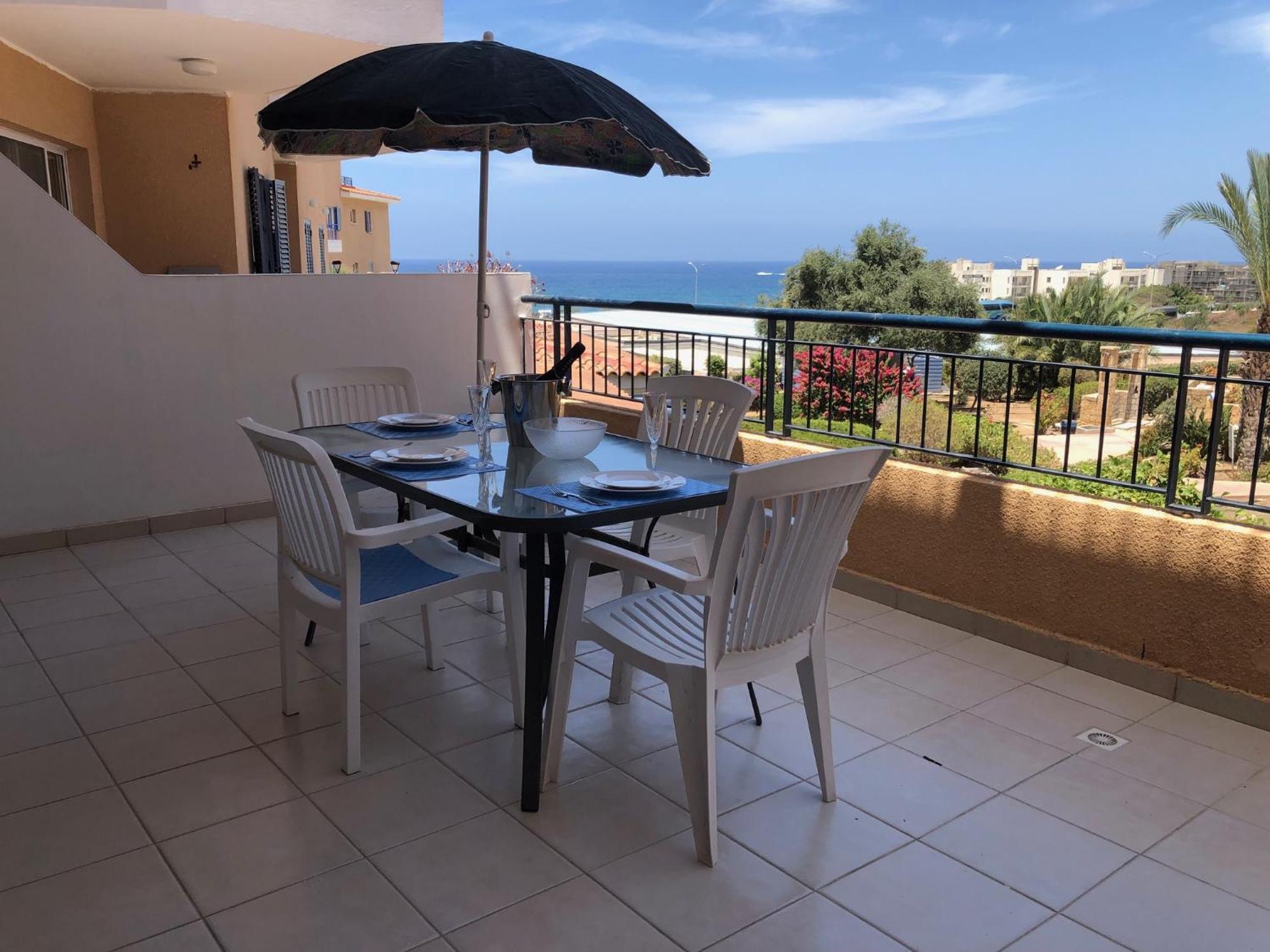 Kings Palace - Stylish 2 Bed With Sea Views Paphos