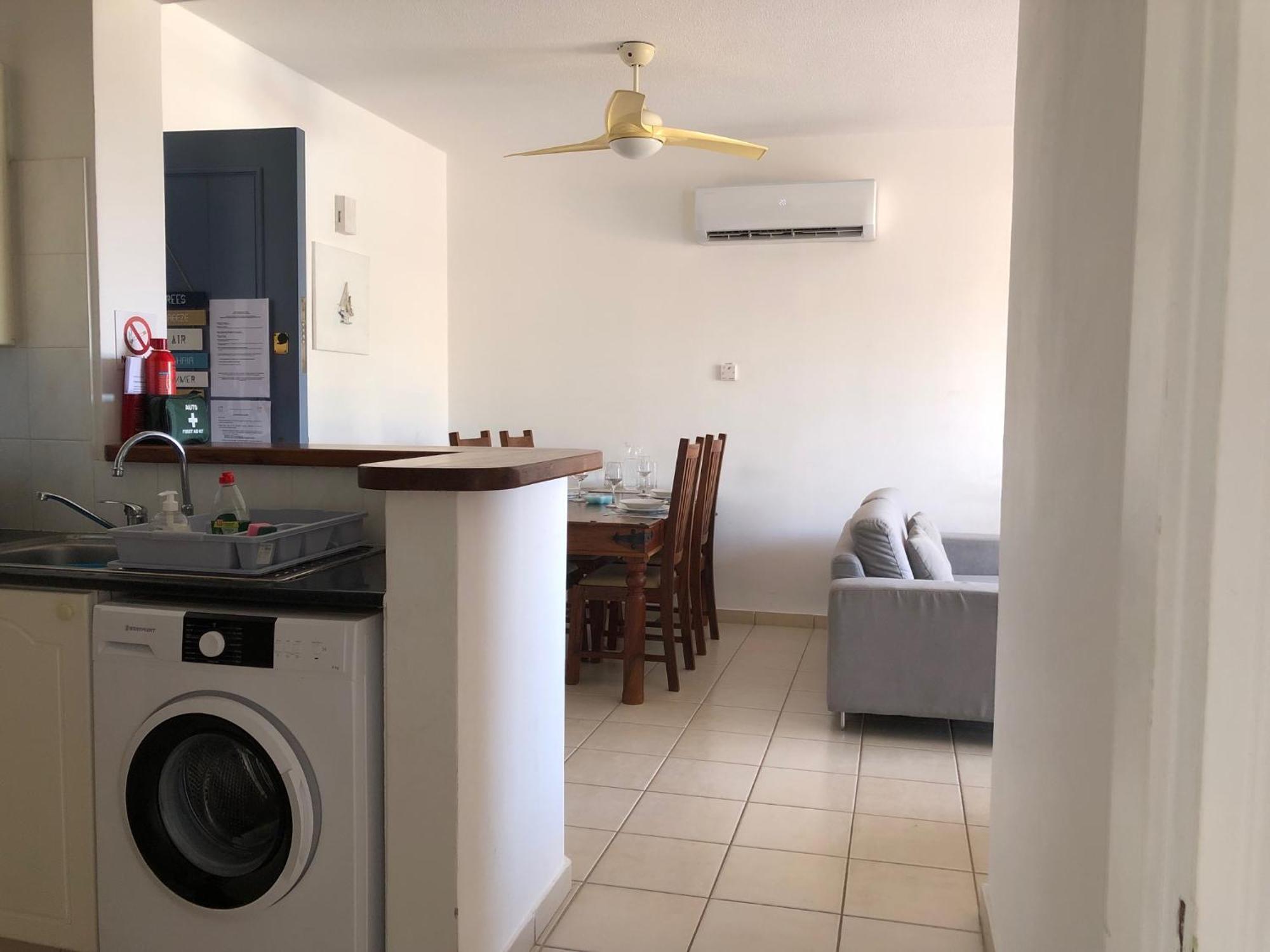 Kings Palace - Stylish 2 Bed With Sea Views Apartment *
