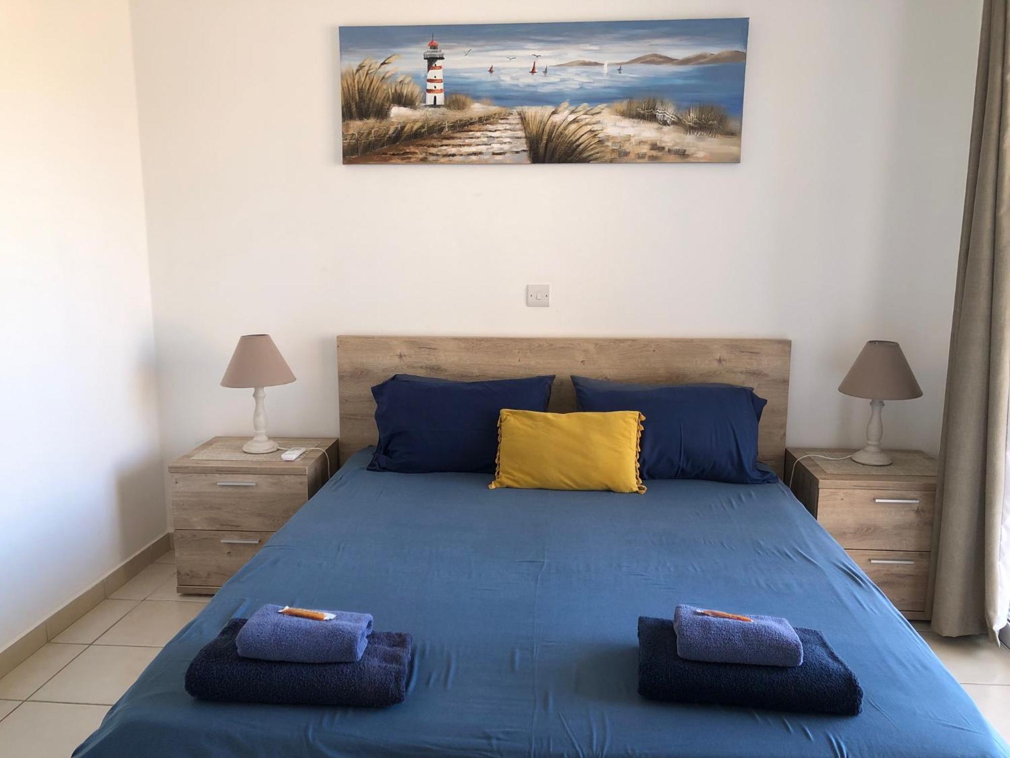Kings Palace - Stylish 2 Bed With Sea Views Paphos