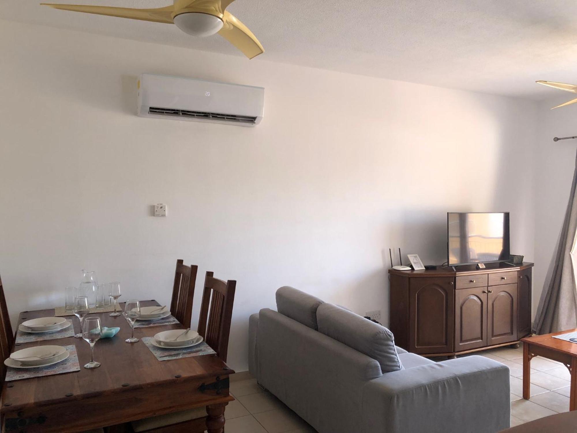 Kings Palace - Stylish 2 Bed With Sea Views Apartment Paphos