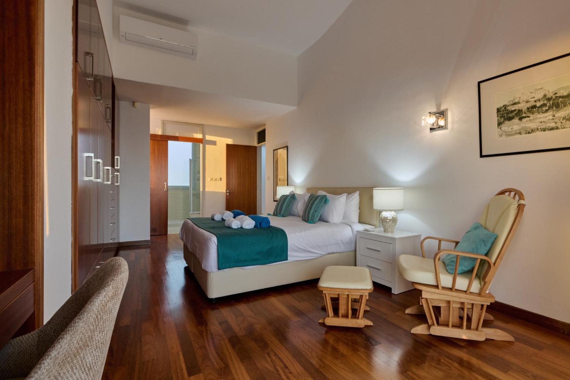 Villa Seafront Kyma By Ezoria Paphos