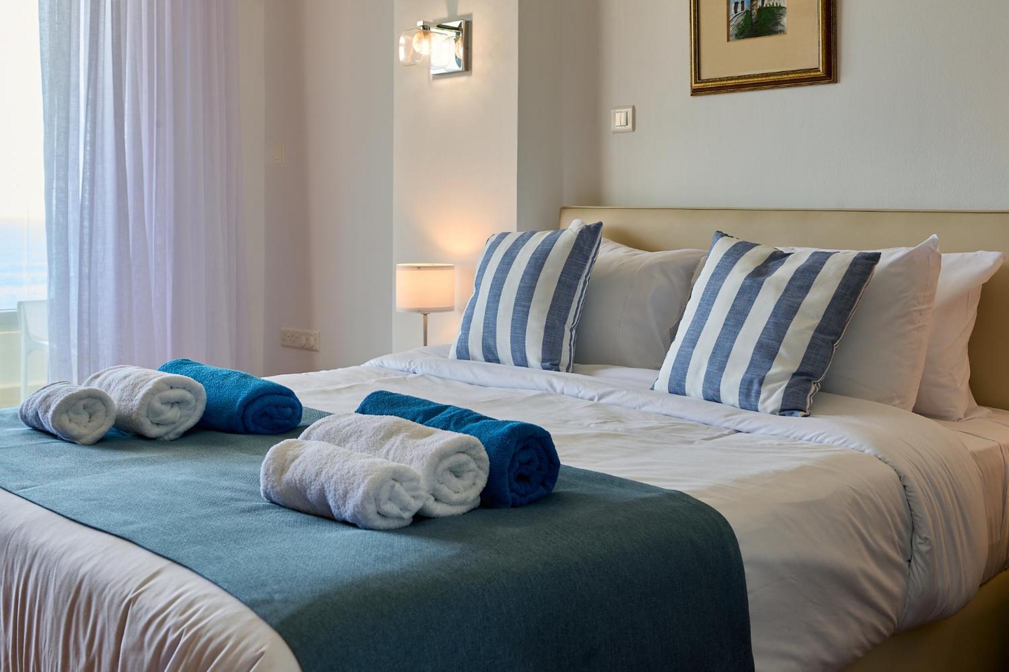 Seafront Kyma By Ezoria Villa Paphos