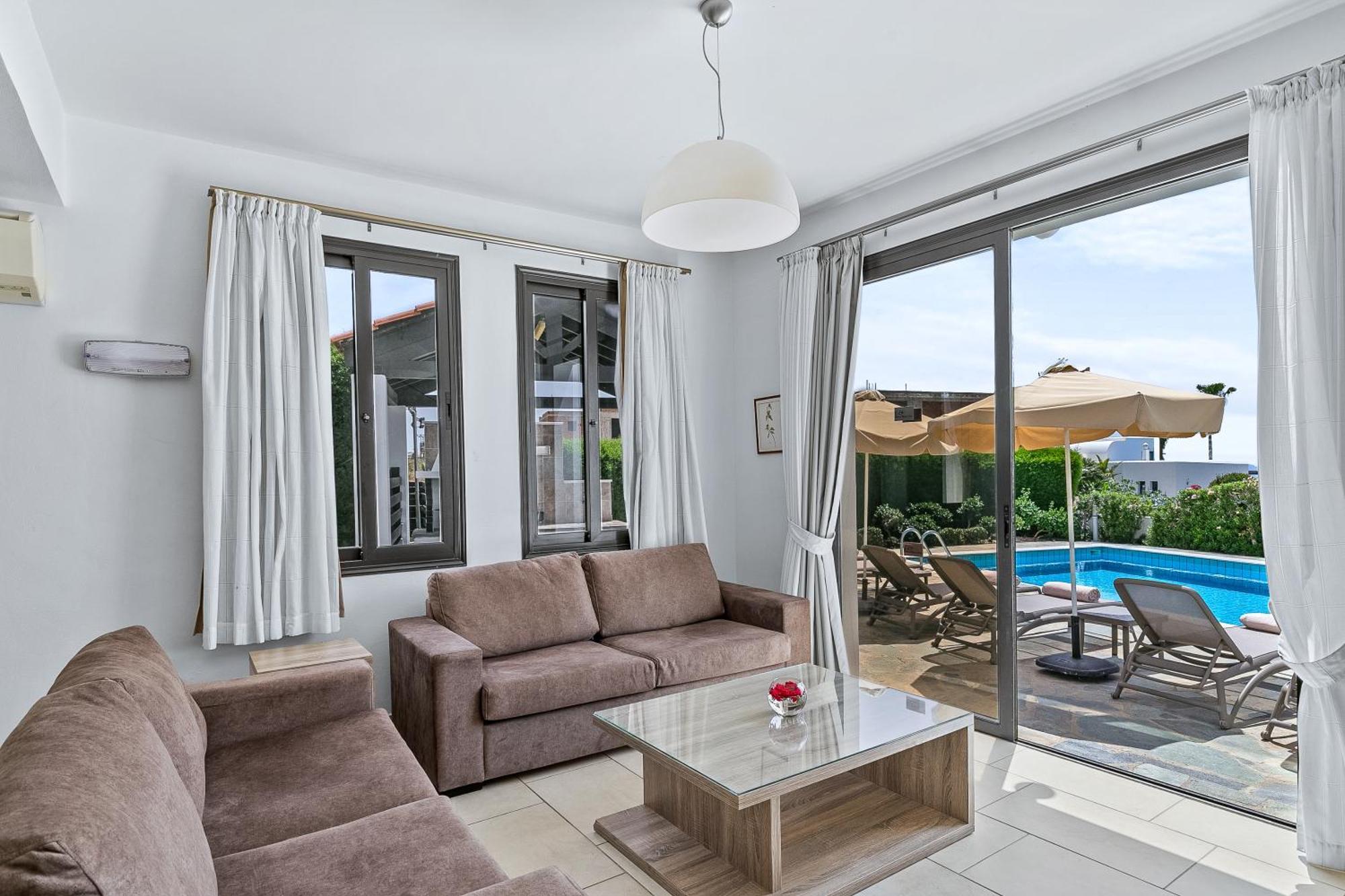 Platzia Villa *