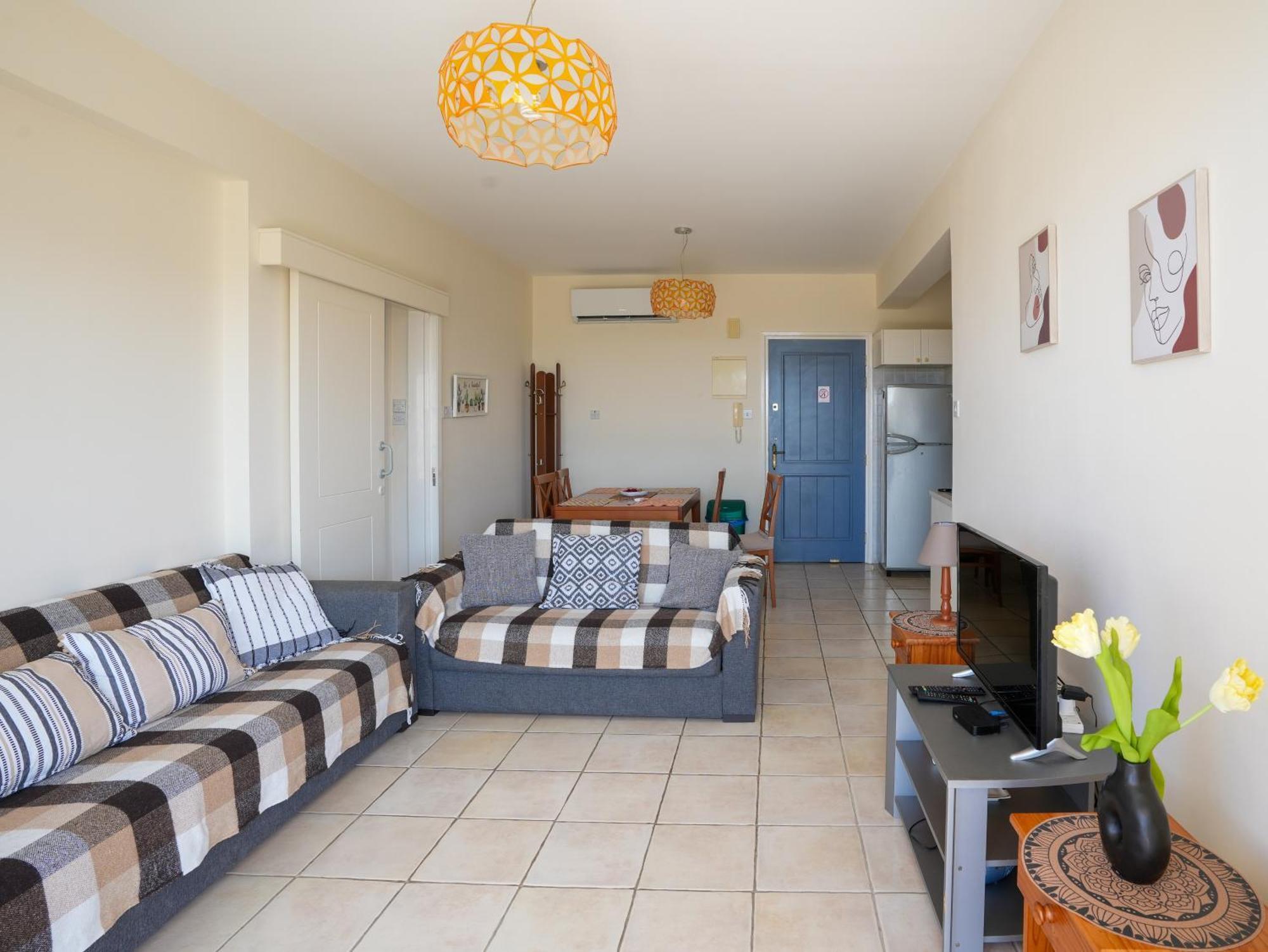 Resitour - Kings Palace Apartment Paphos