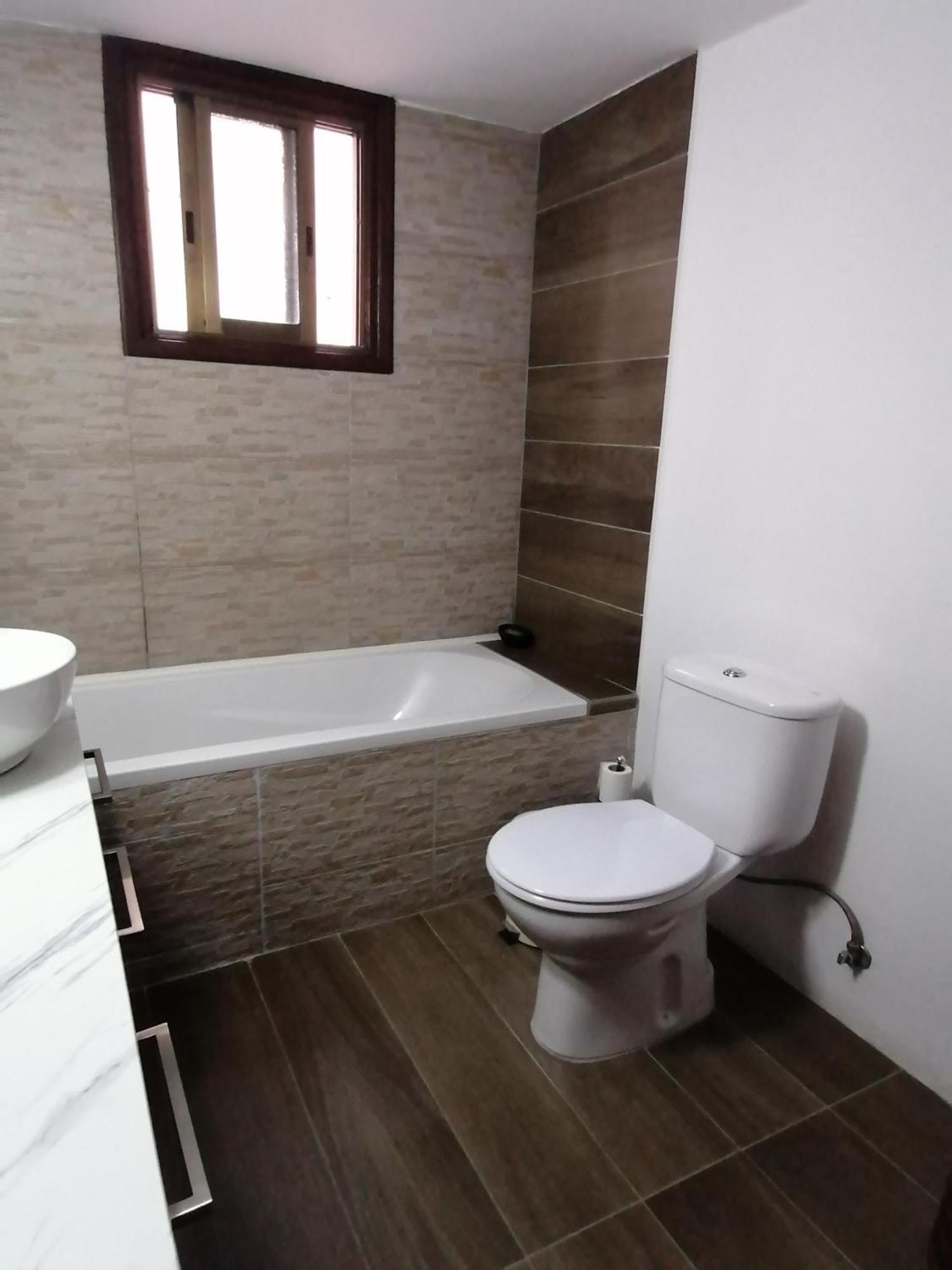 Hospedagem domiciliar The Host - Women And Couples Only Paphos
