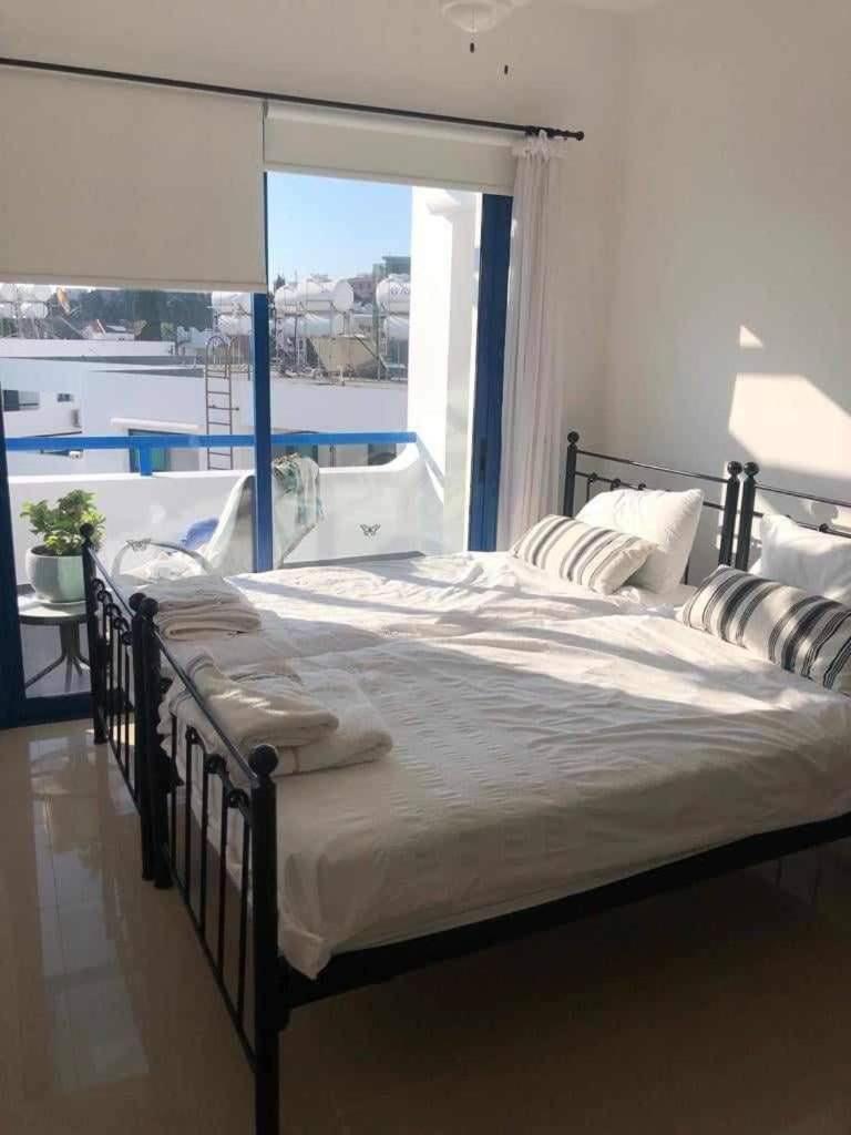 Modern 3 Bedroom Penthouse Apartment Paphos