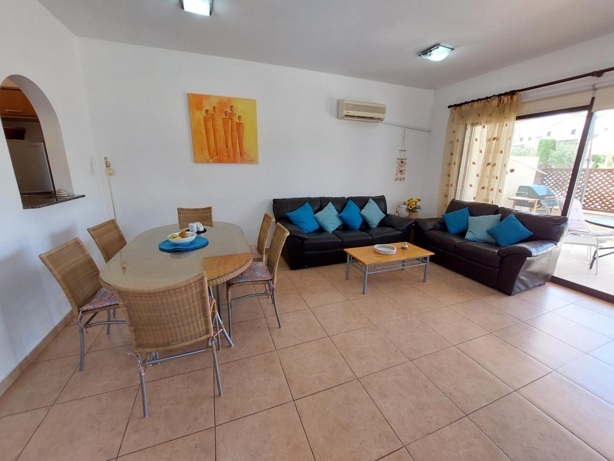 Apartment Pool Side 2 Bedroom Queens Gardens Complex