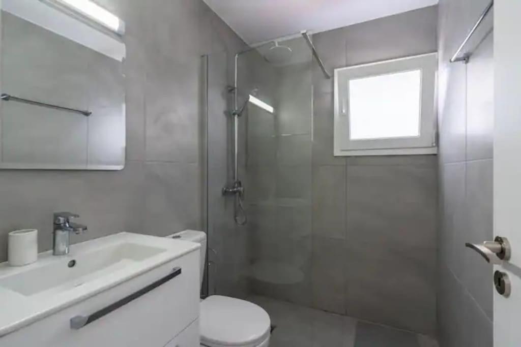 Apartment Harbour 1 Bedroom Steps From And Nightlife *