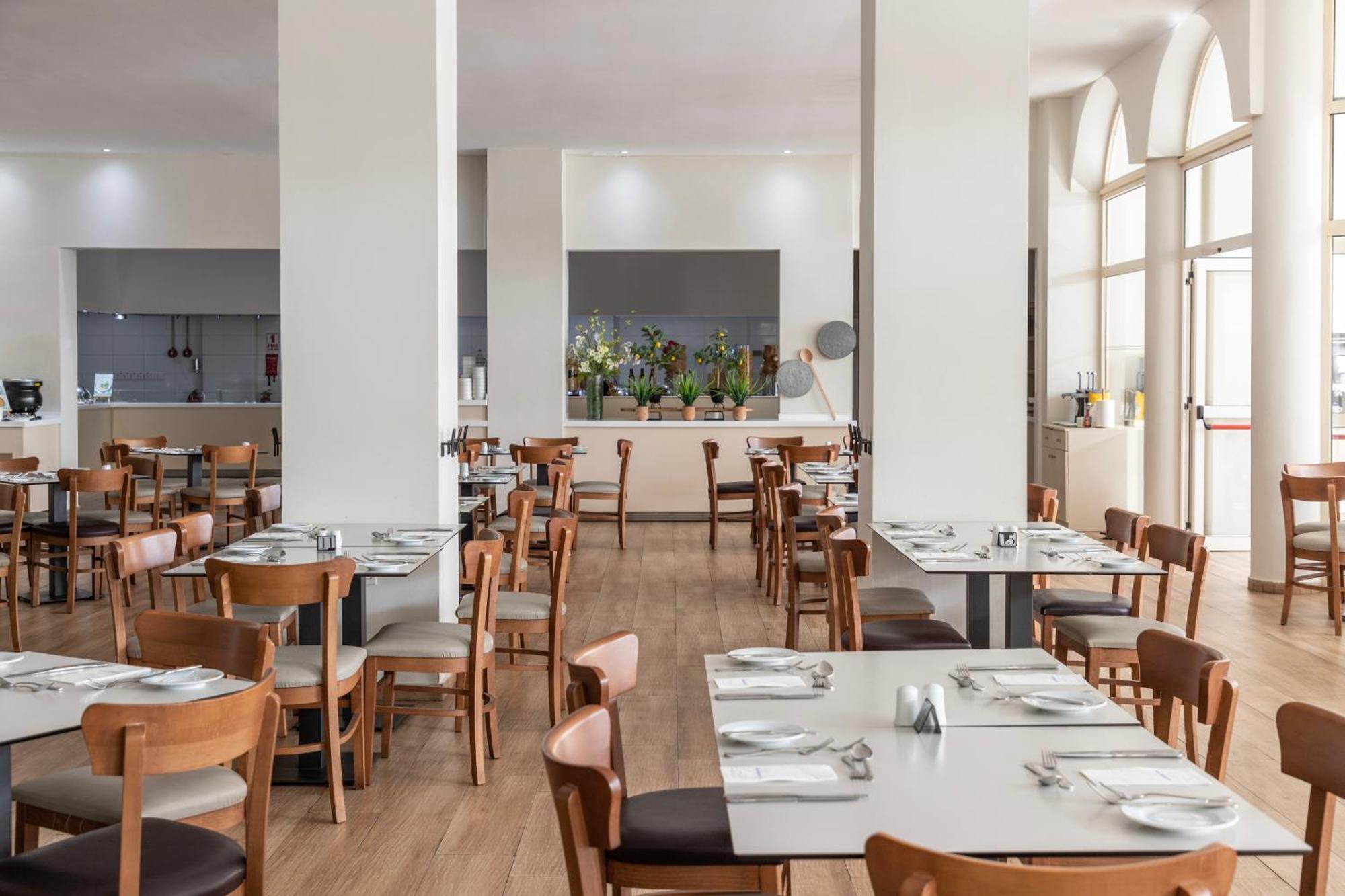 Louis Paphos Breeze Hotel