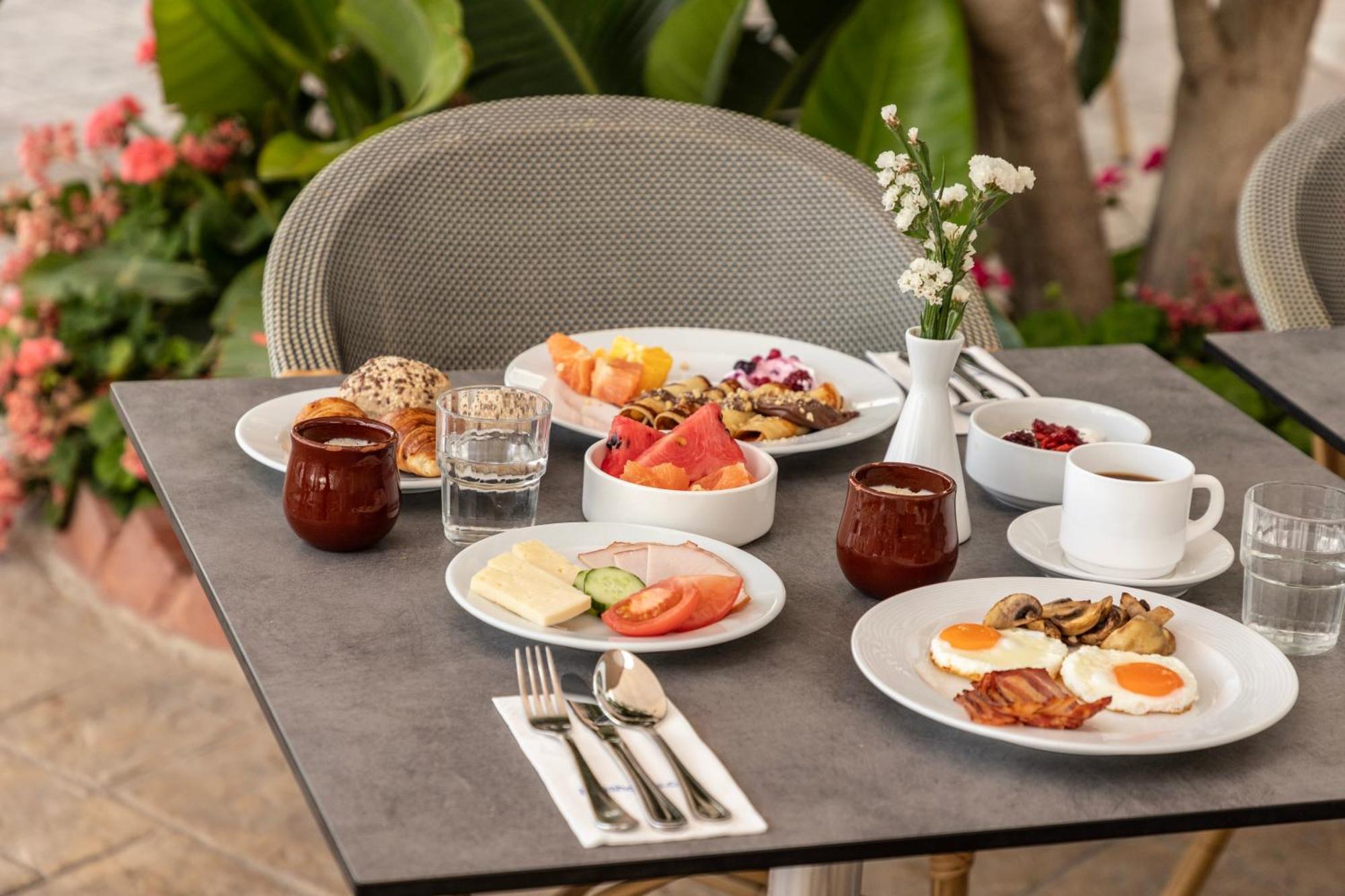 Hotel Louis Paphos Breeze