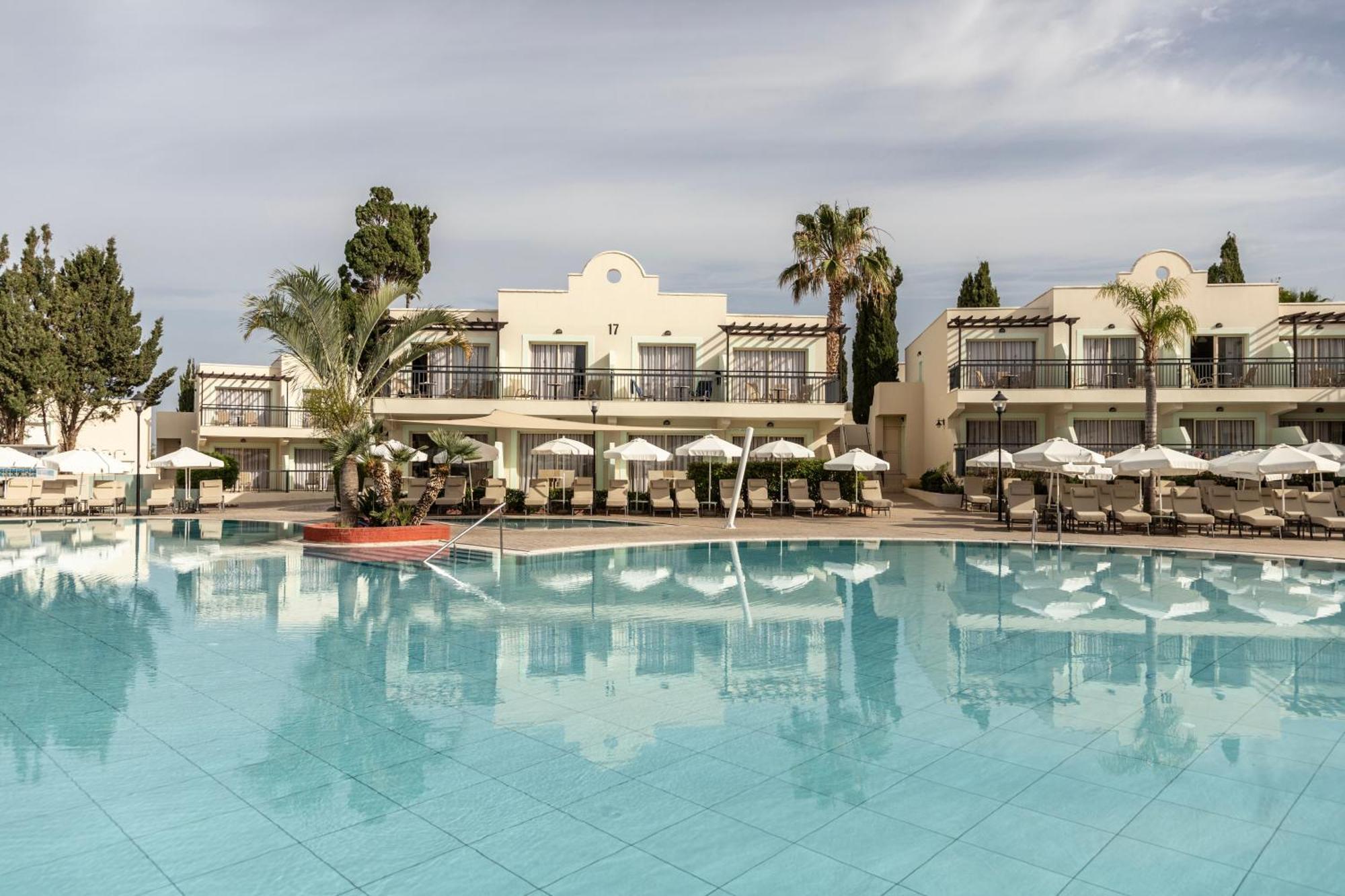 Louis Paphos Breeze Hotel