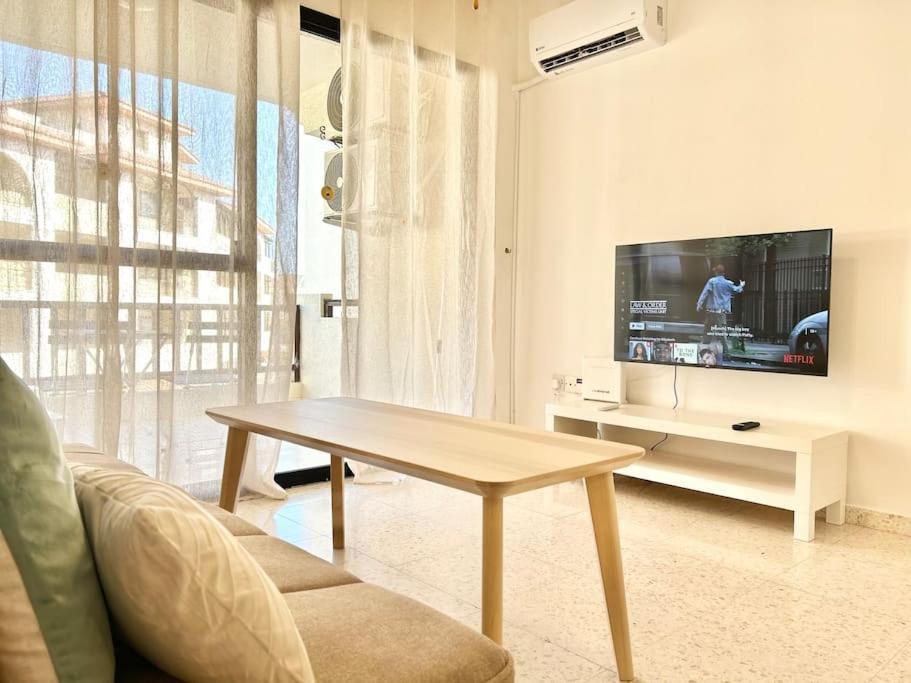 Sun Julz - Byzantium Garden-1 Bedroom Apartamento Paphos