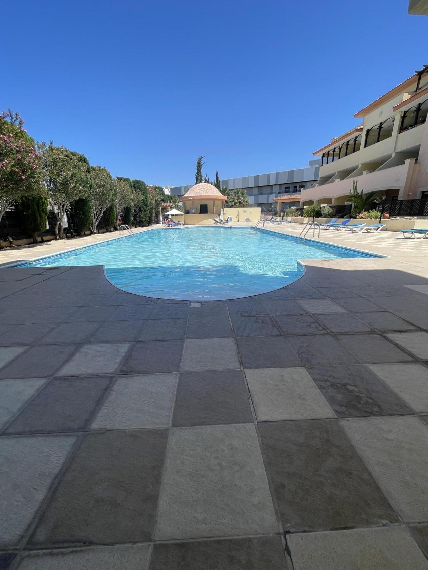 Apartment Townhouse With Pool 5 Minute Walk To