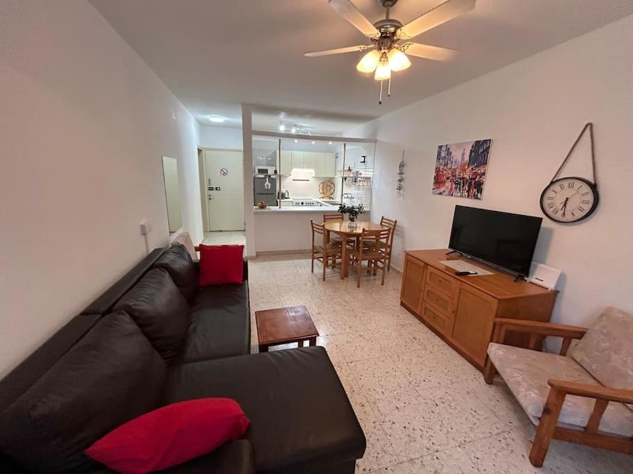 Apartment Seaview With Garden & Pool Paphos