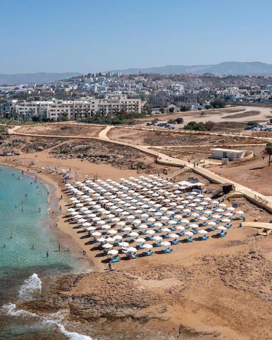 Seaview With Garden & Pool Apartment Paphos