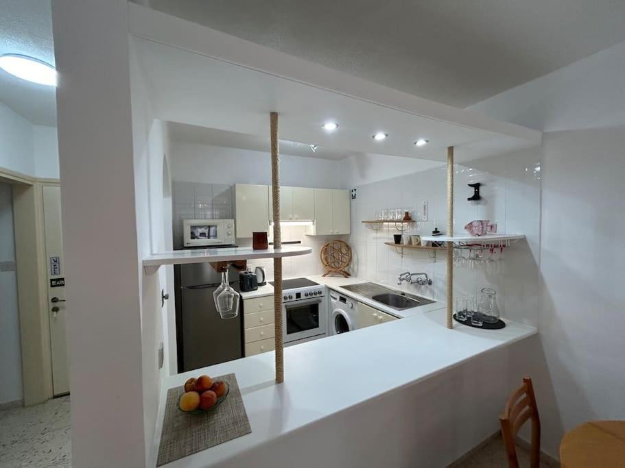Seaview With Garden & Pool Apartment