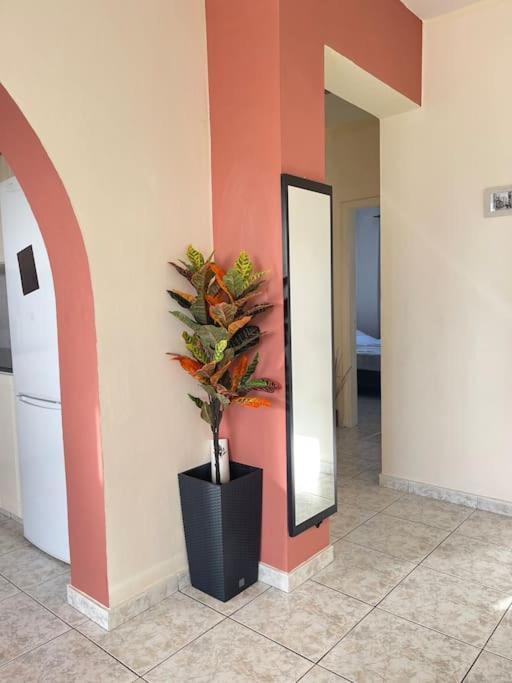 With A Luxurious Location Near The Sea Apartamento *