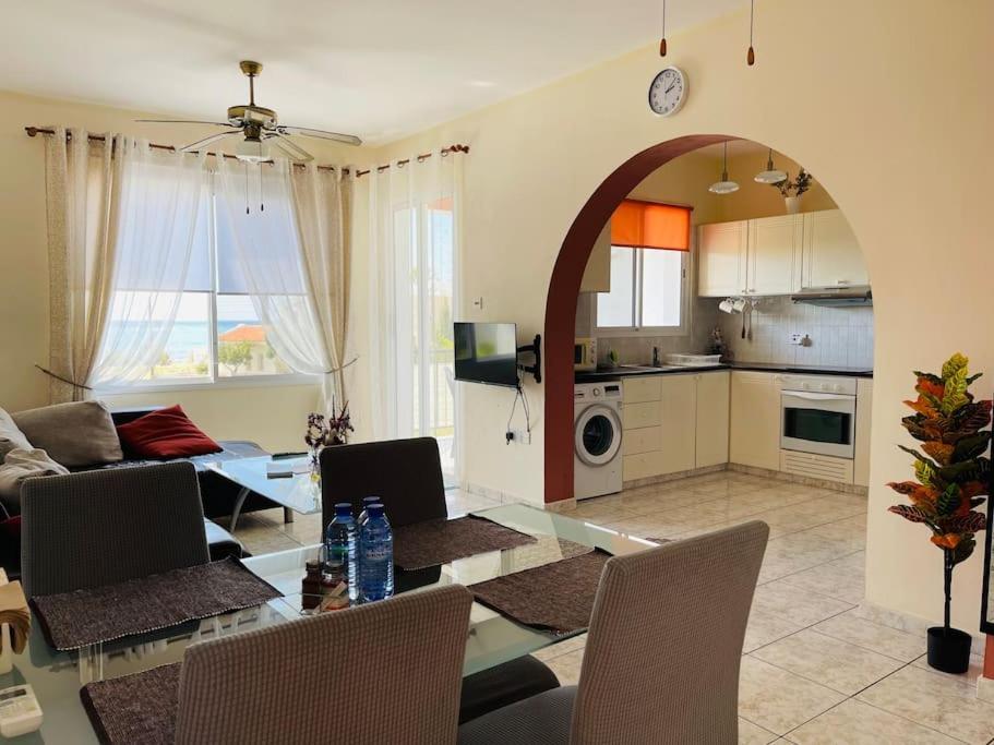 Apartamento With A Luxurious Location Near The Sea *
