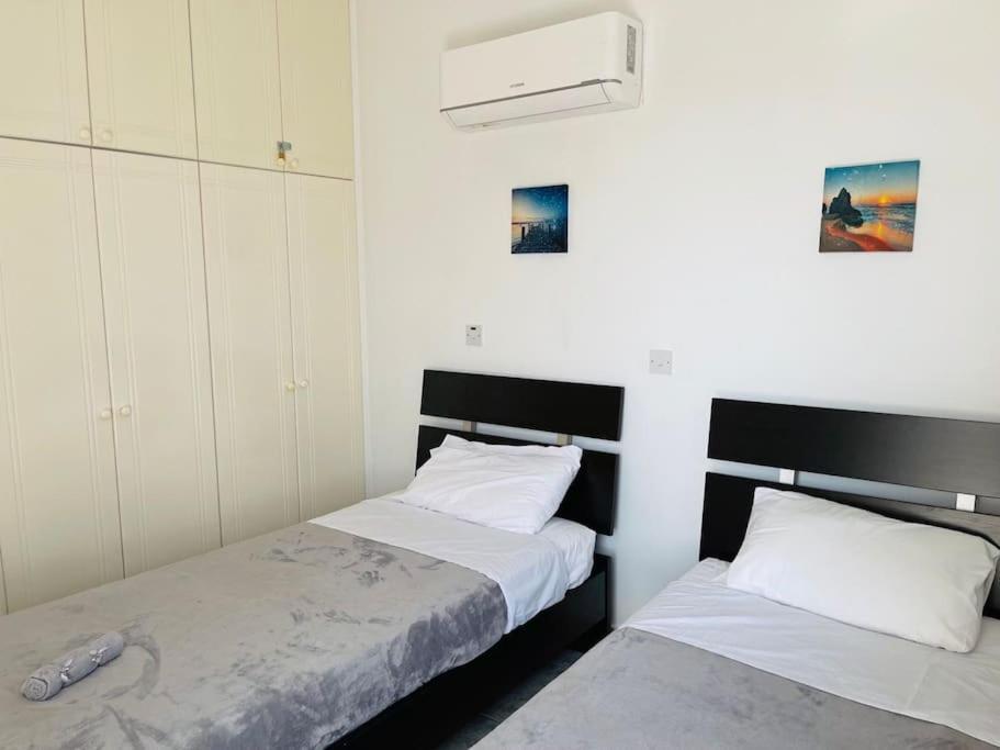 With A Luxurious Location Near The Sea * Paphos