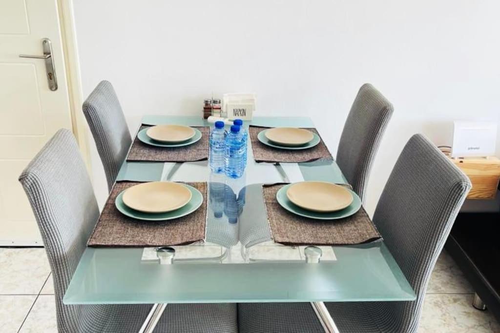 With A Luxurious Location Near The Sea Apartamento *
