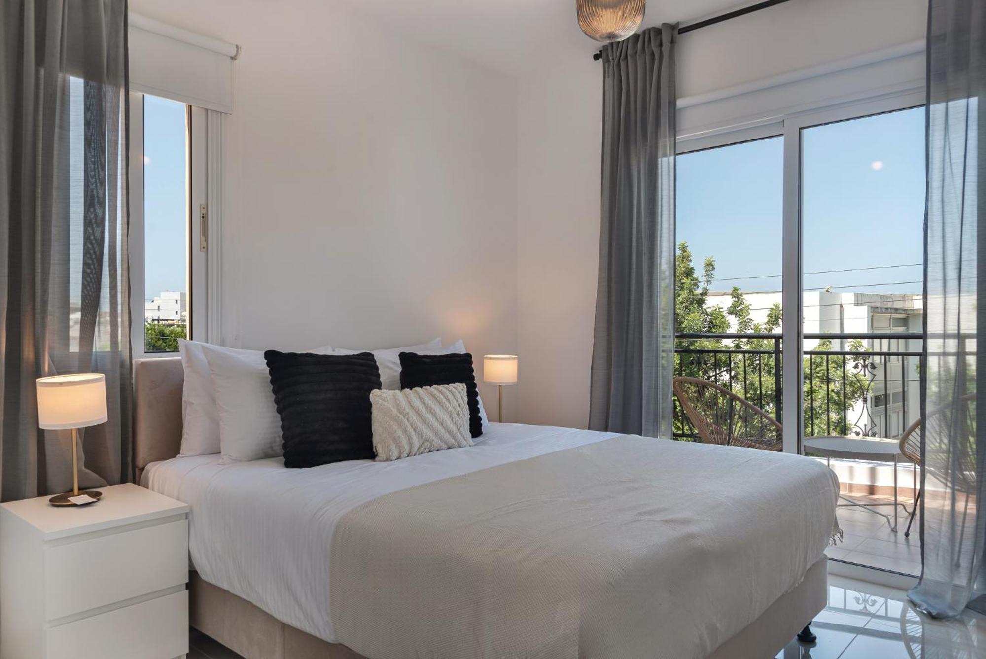 Apartment Phaedrus Living Ithaki Gardens Flat *
