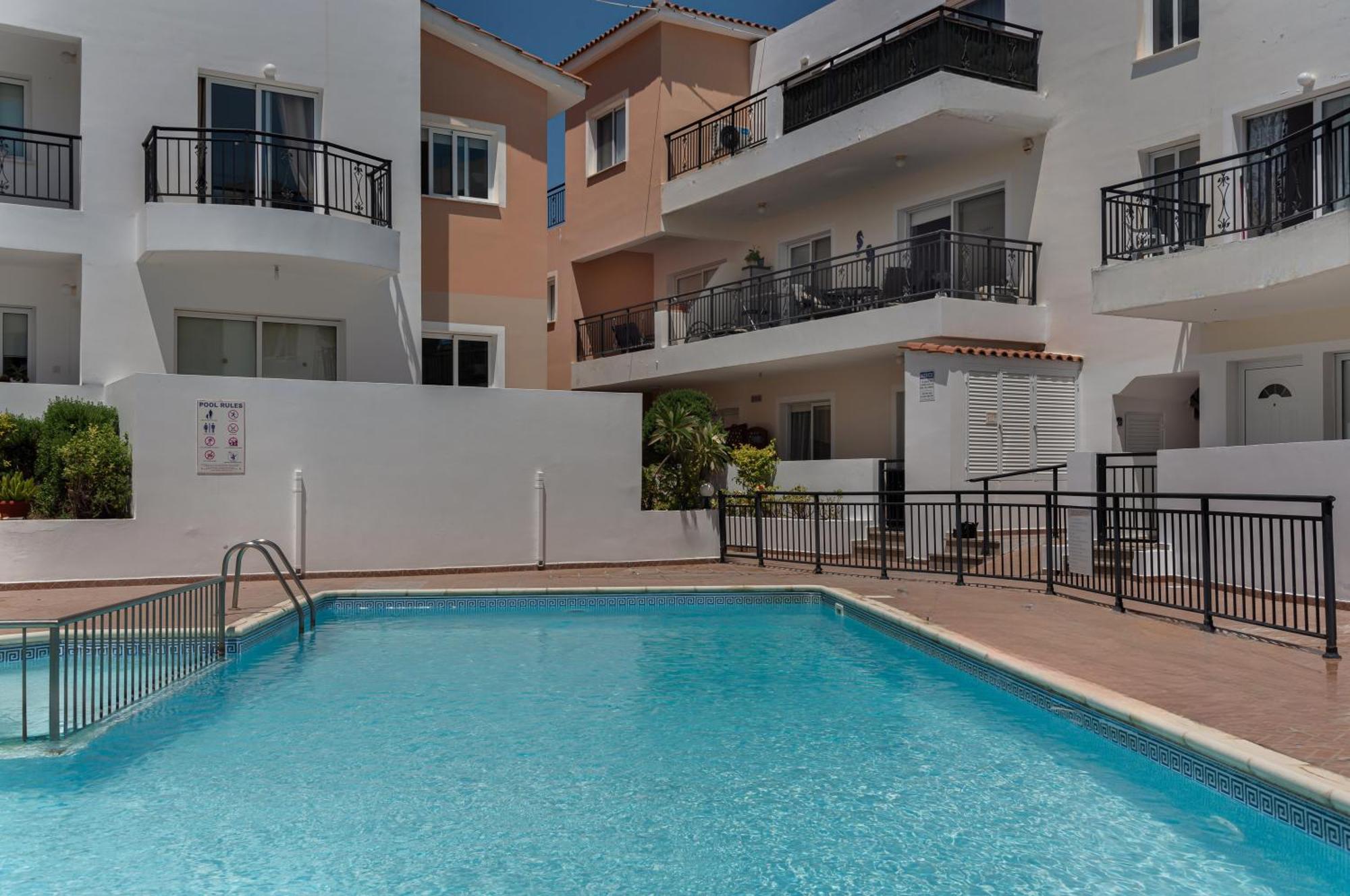 Phaedrus Living Ithaki Gardens Flat Apartment *