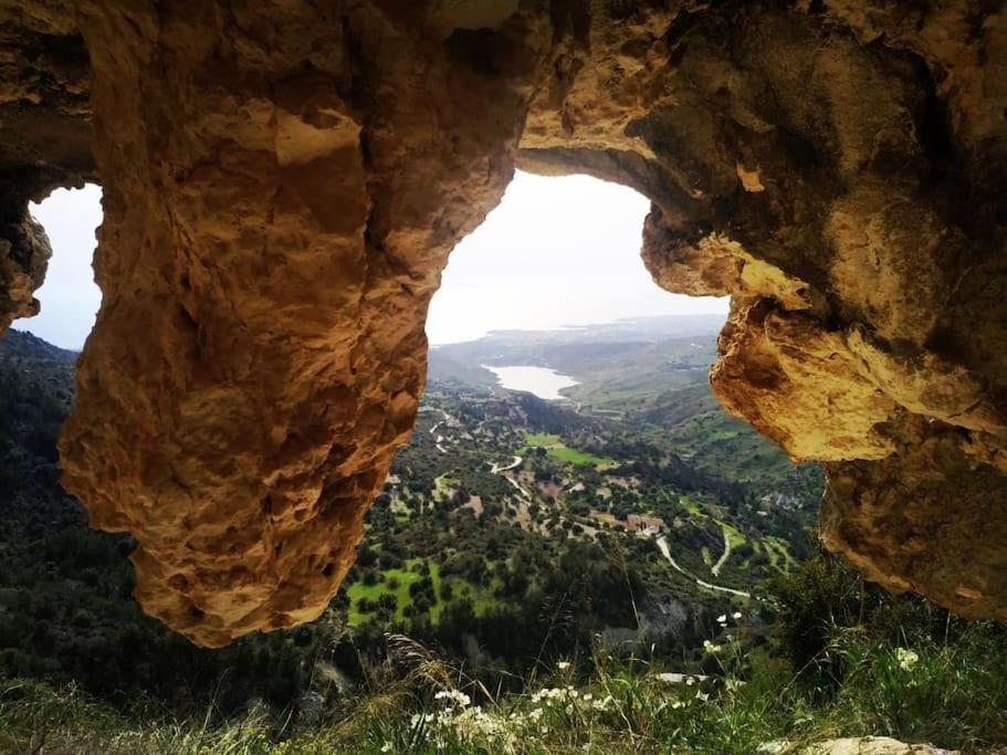 Glamping In The Middle Of Nowhere Ferienhaus Paphos