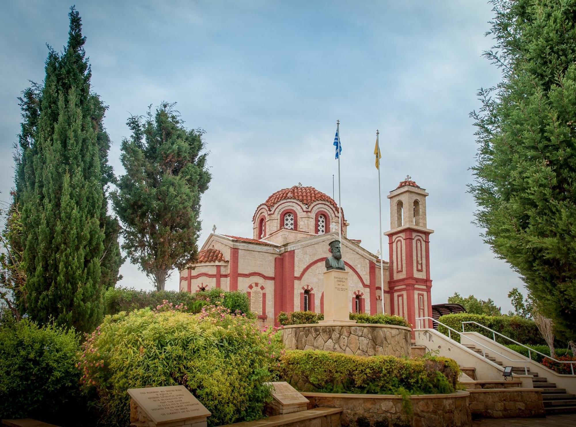 St George Beach & Spa (adults Only) Klorakas