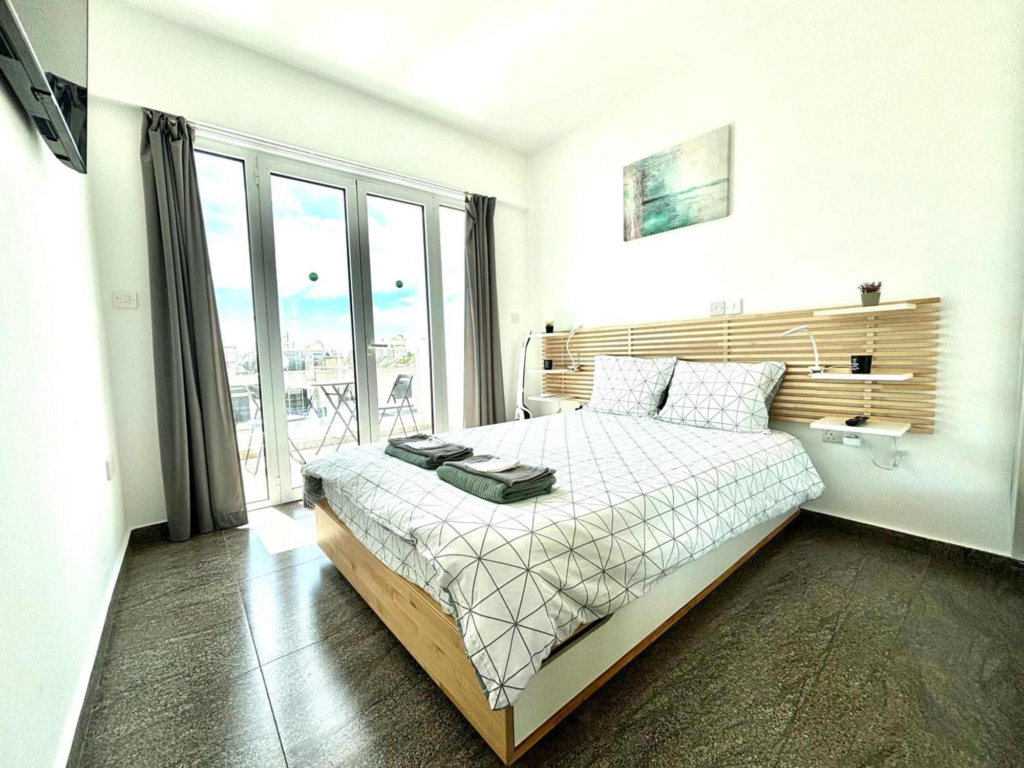 Ev Zin - Modern, Cozy, 1 Bed, Pool, 2 Balconies, A105