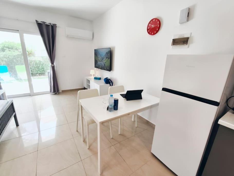 Apartment Cozy Near Harbor District 200 Mbits Xbox X Paphos