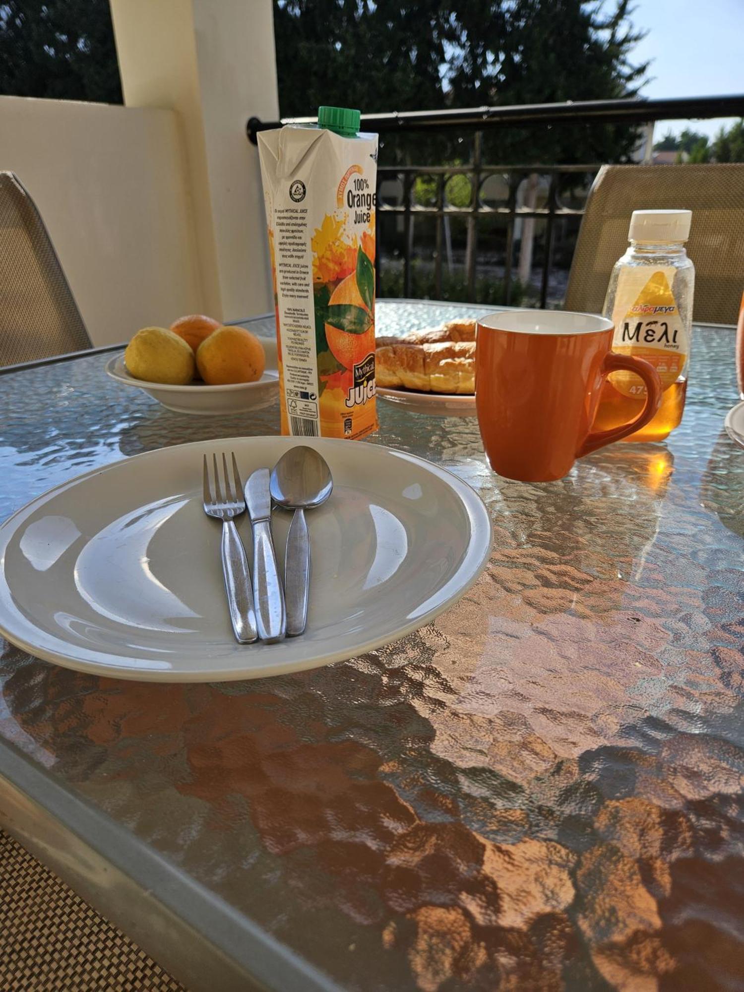 The Brightstay Paphos, 2 Bed Apt, Riviera, Universal *