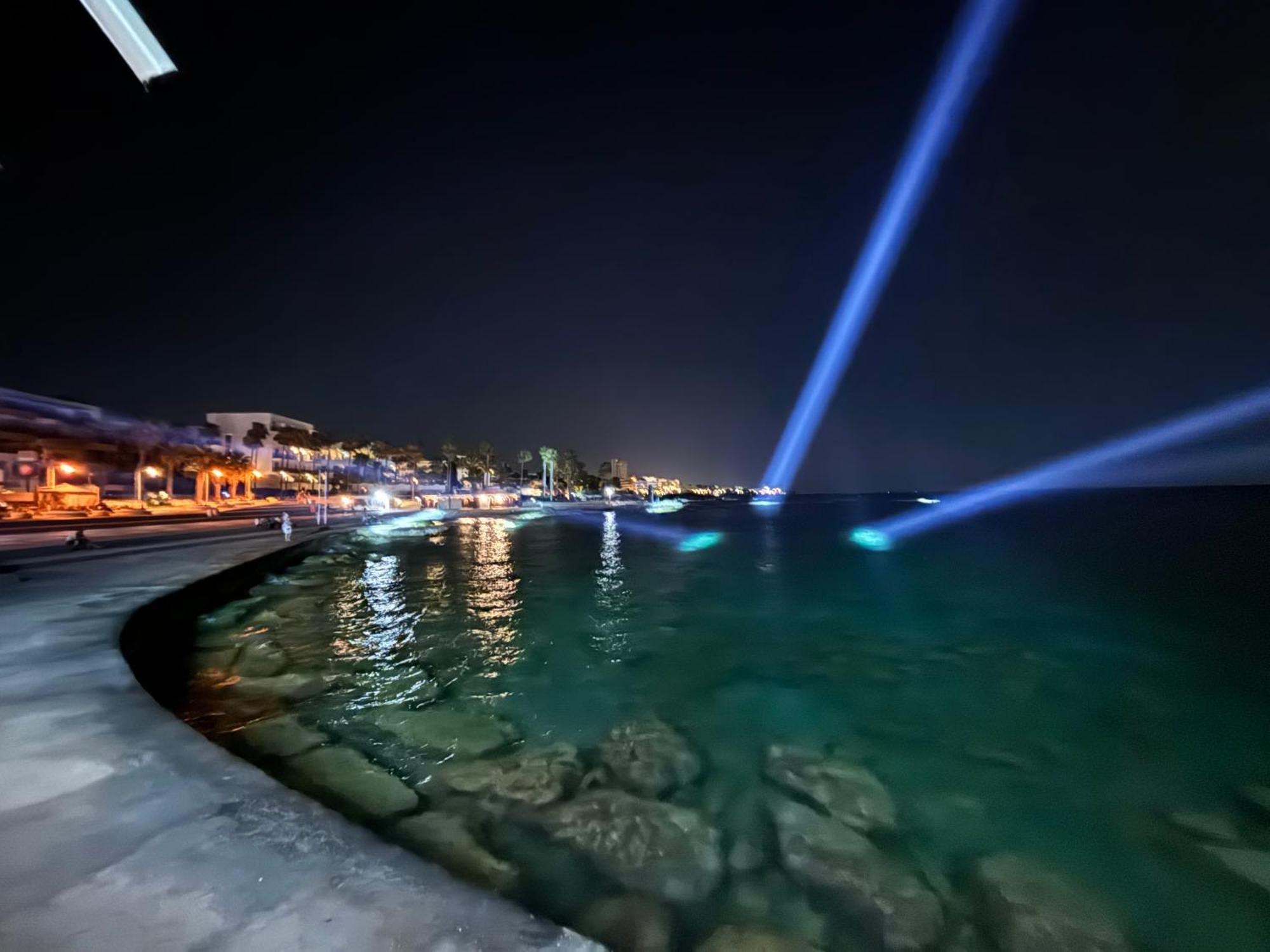 1b Seaside Orchid, Sea, Center * Paphos