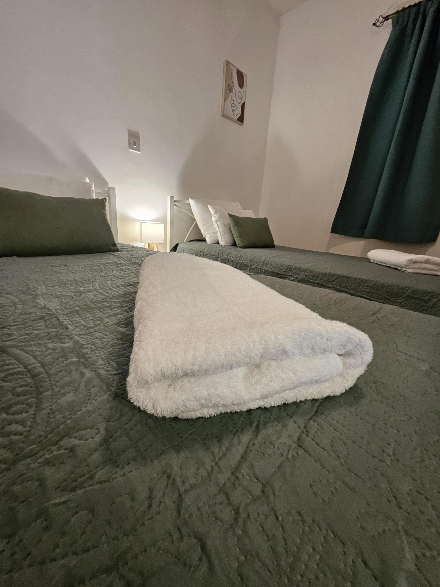 Family-Friendly 2Br Poolside Apartment With Terrace, Universal Area Apartment Paphos