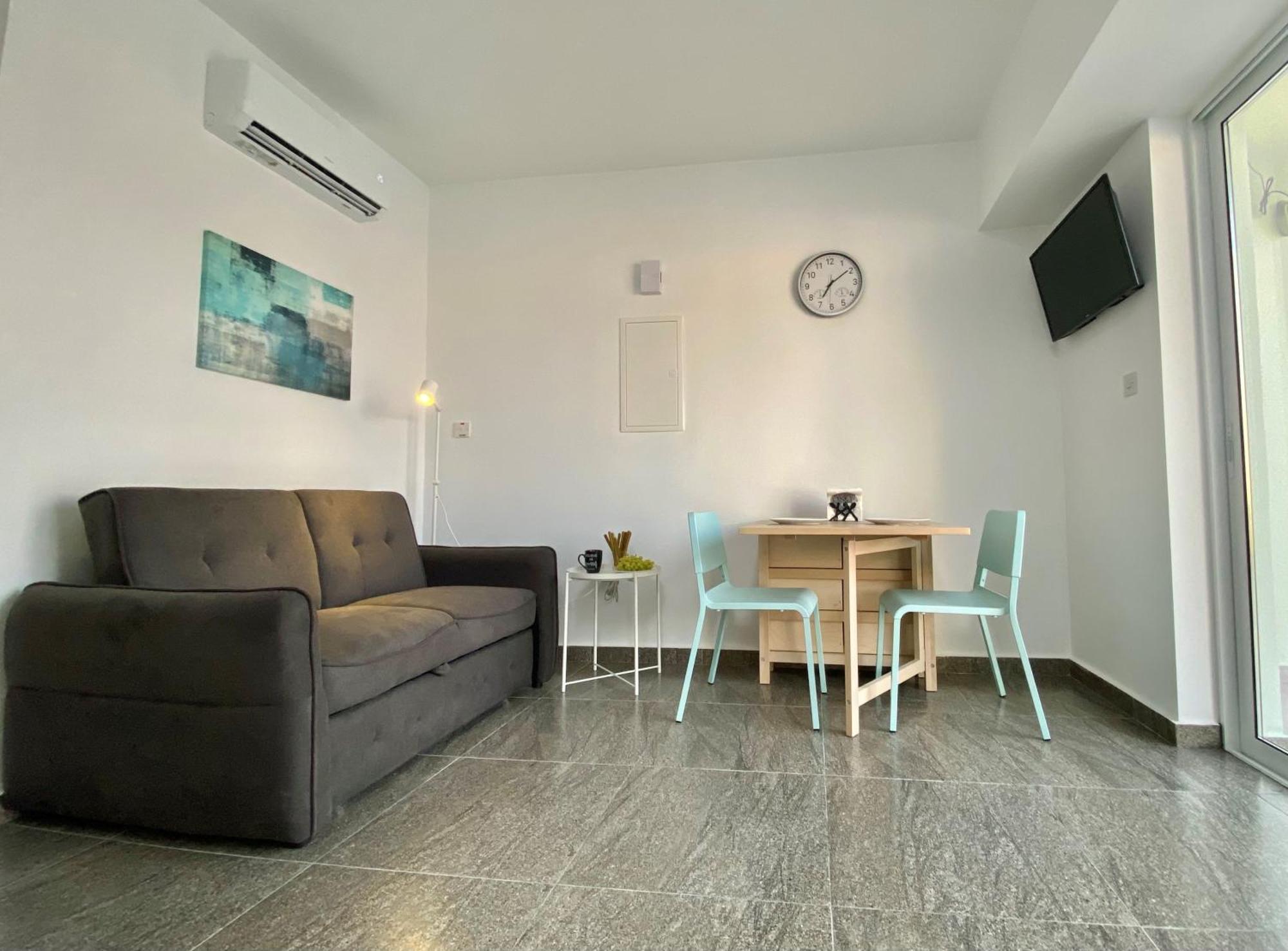 Apartment Ev Zin - Modern, Cozy, 1 Bed, Pool, 2 Balconies, A105 *