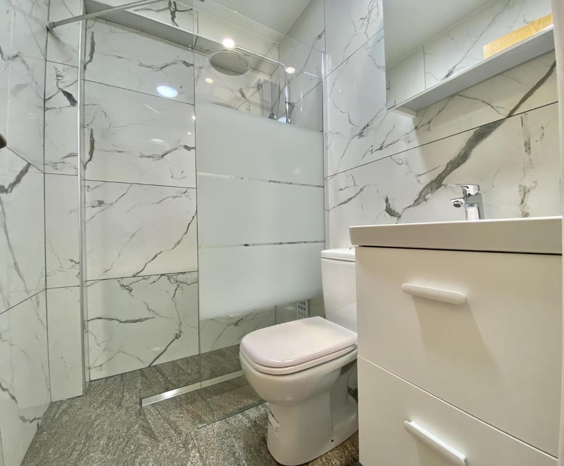 Ev Zin - Modern, Cozy, 1 Bed, Pool, 2 Balconies, A105 Apartment *