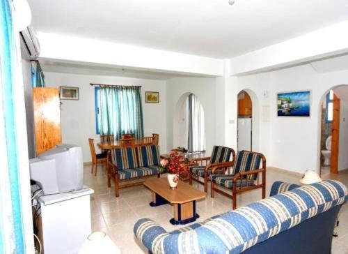 Queen Eyridiki Luxury 1 Villa *
