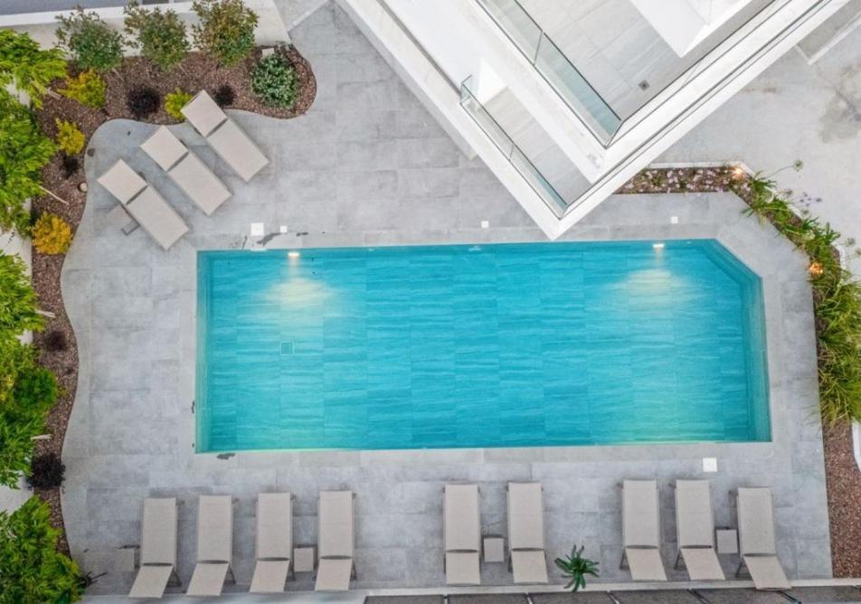 Olive Shared Pool Aparthotel