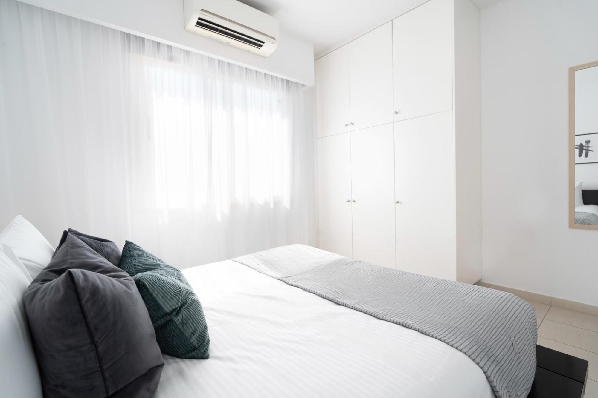 Phaedrus Living Elysian Horizon Apartment
