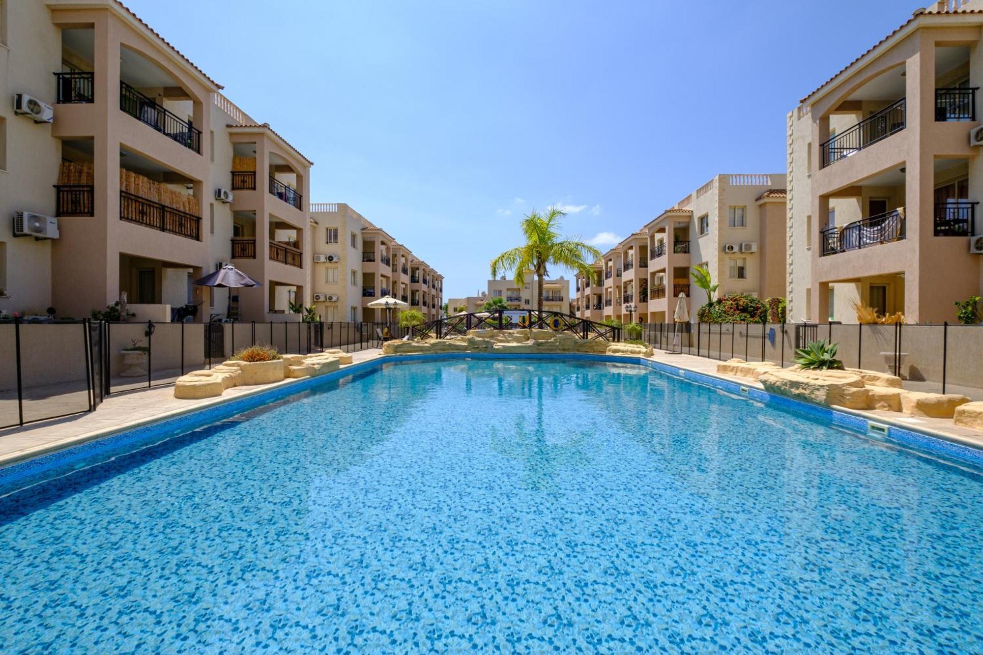Oliva Poolside By Nomads Apartment *