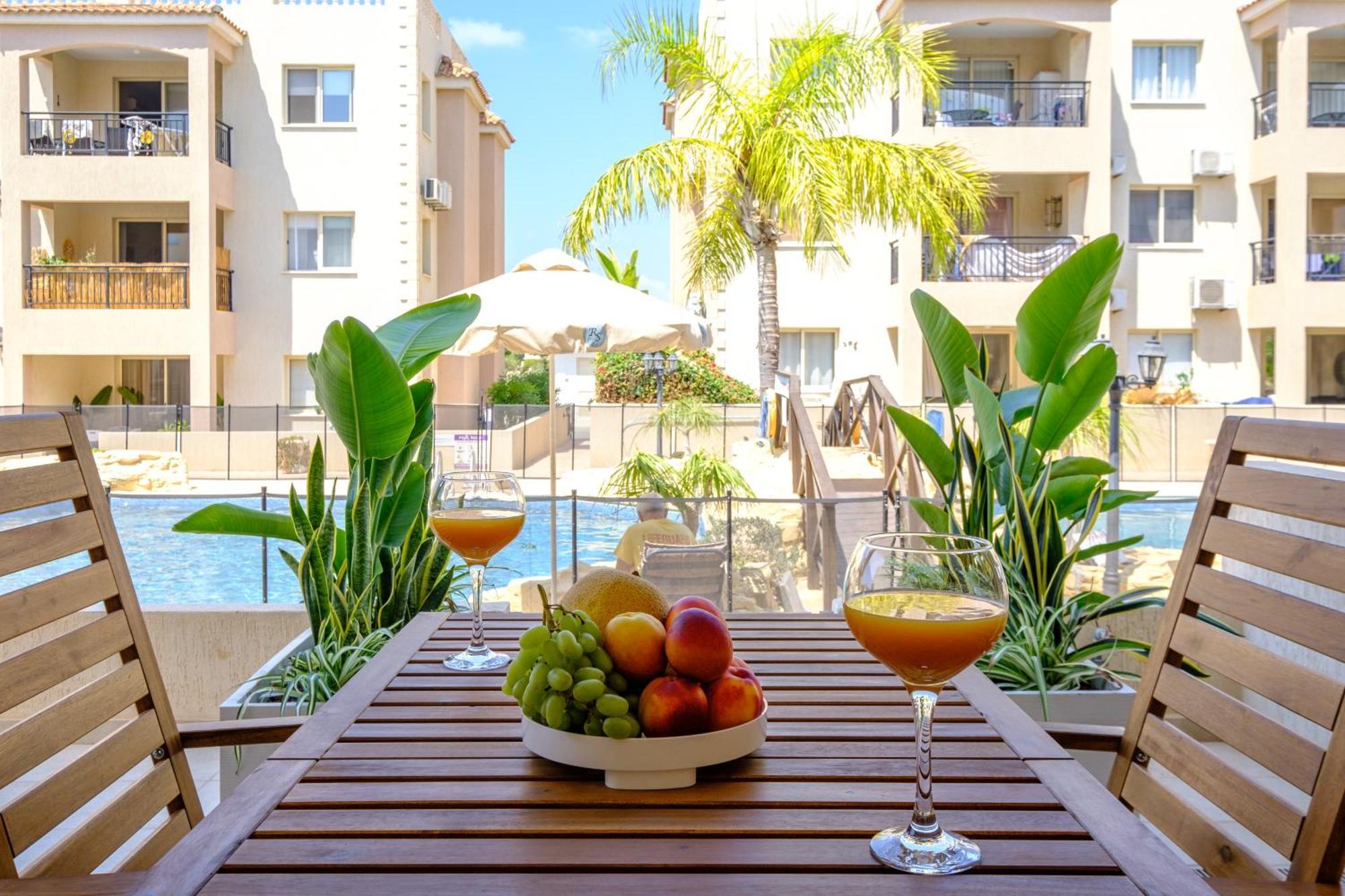 Apartment Oliva Poolside By Nomads