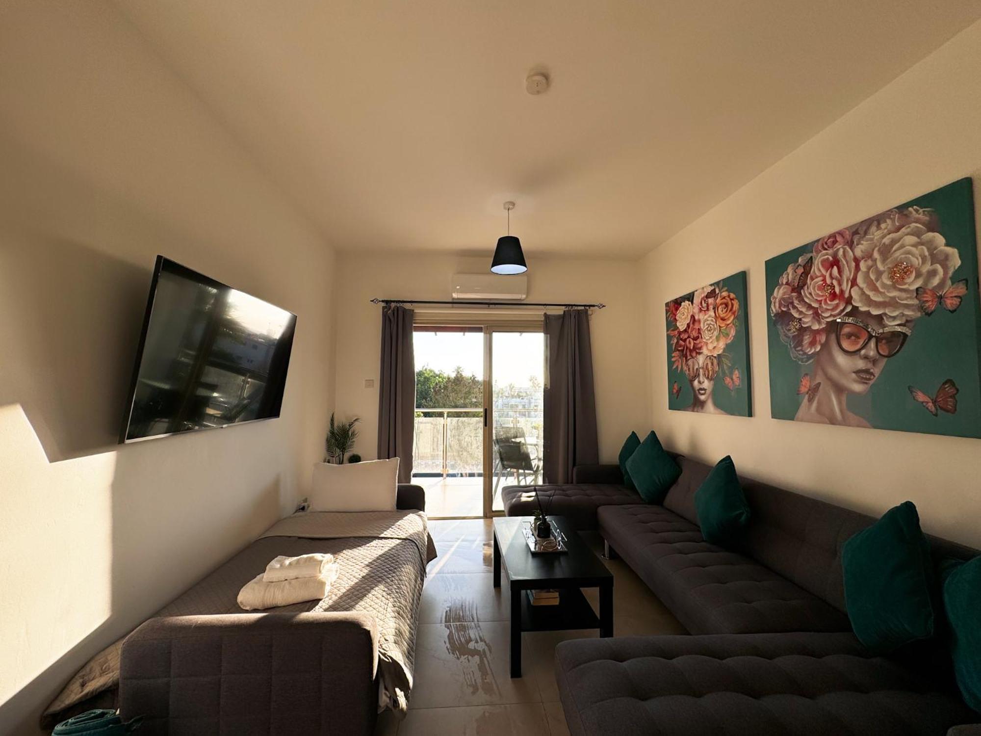 1b Seaside Orchid, Sea, Center Apartment Paphos