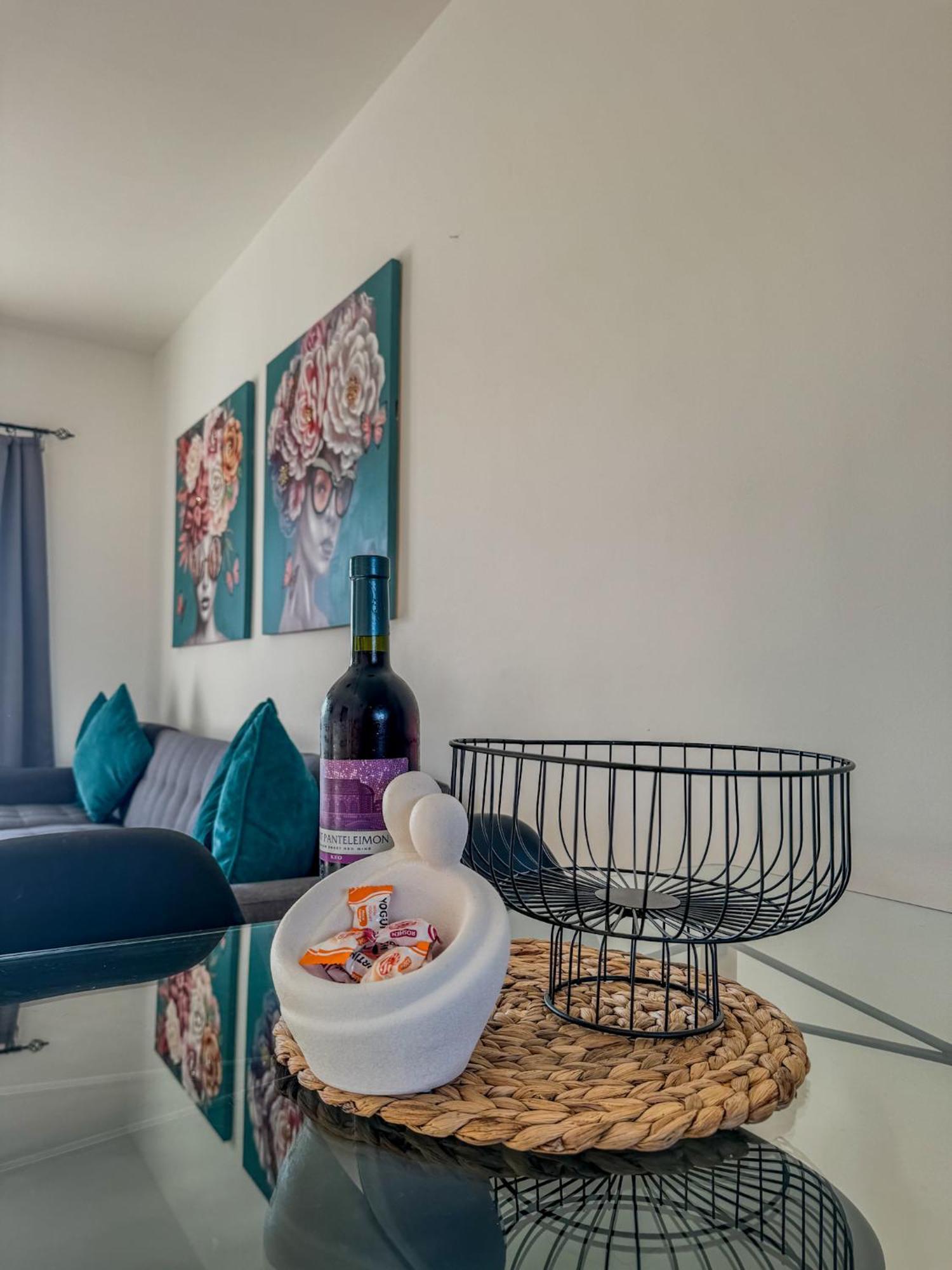 1b Seaside Orchid, Sea, Center Apartment
