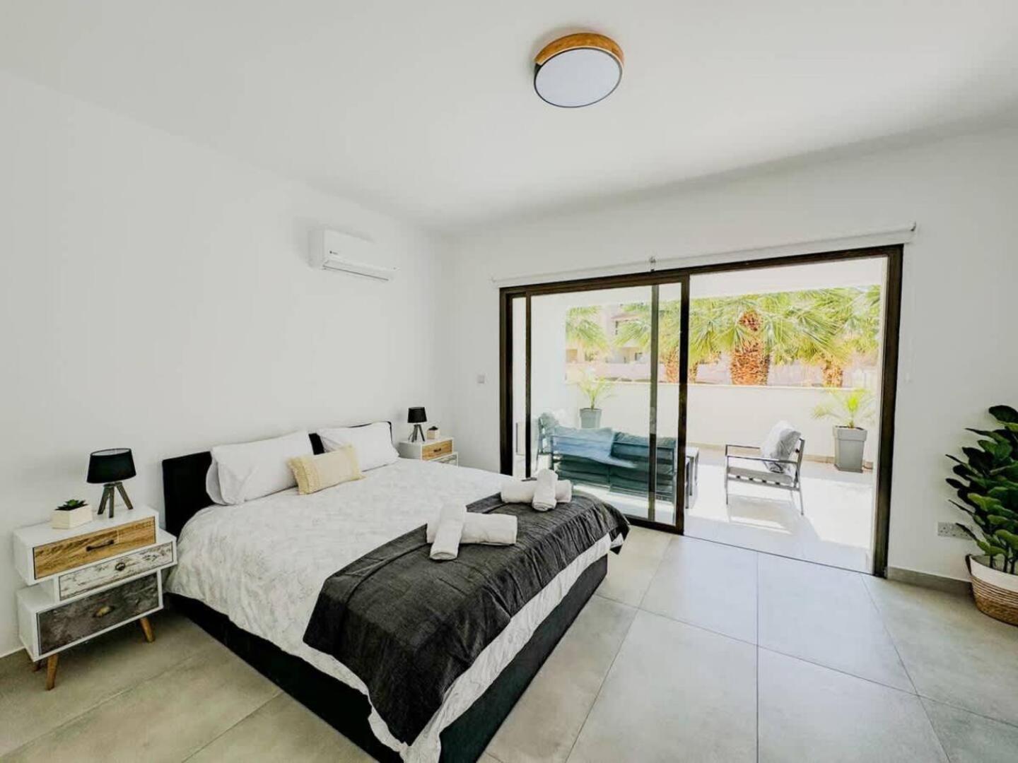 Queens Gardens Paradise Vip, Pool, Mall, Sea Apartment *