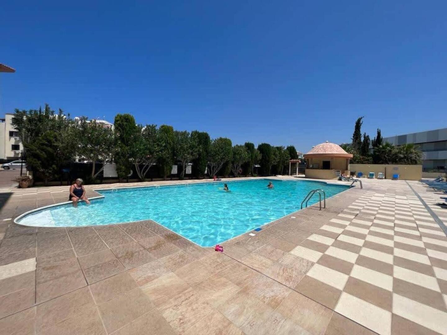 Queens Gardens Paradise Vip, Pool, Mall, Sea Apartment *